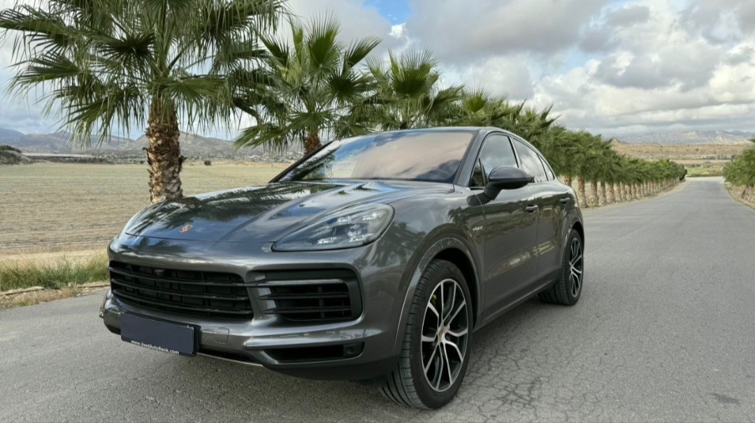 Alquiler Porsche Cayenne E-Hybrid en España