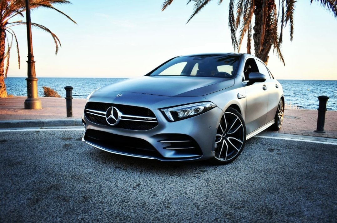 Alquiler Mercedes-AMG A 35 Limousine en España